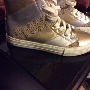 Guess hi top shoes